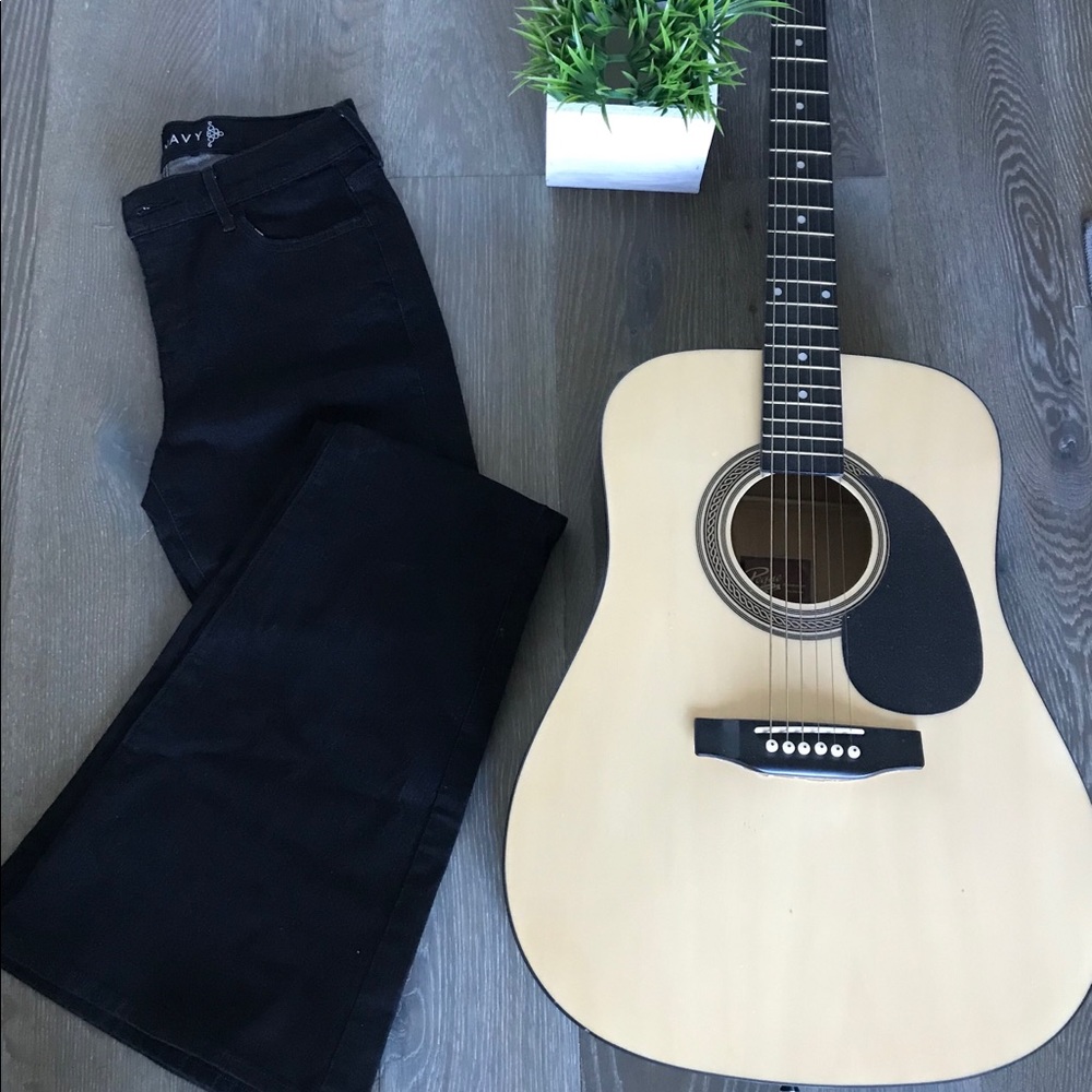 Old Navy Black Jean Flare *New*, never worn Size 6